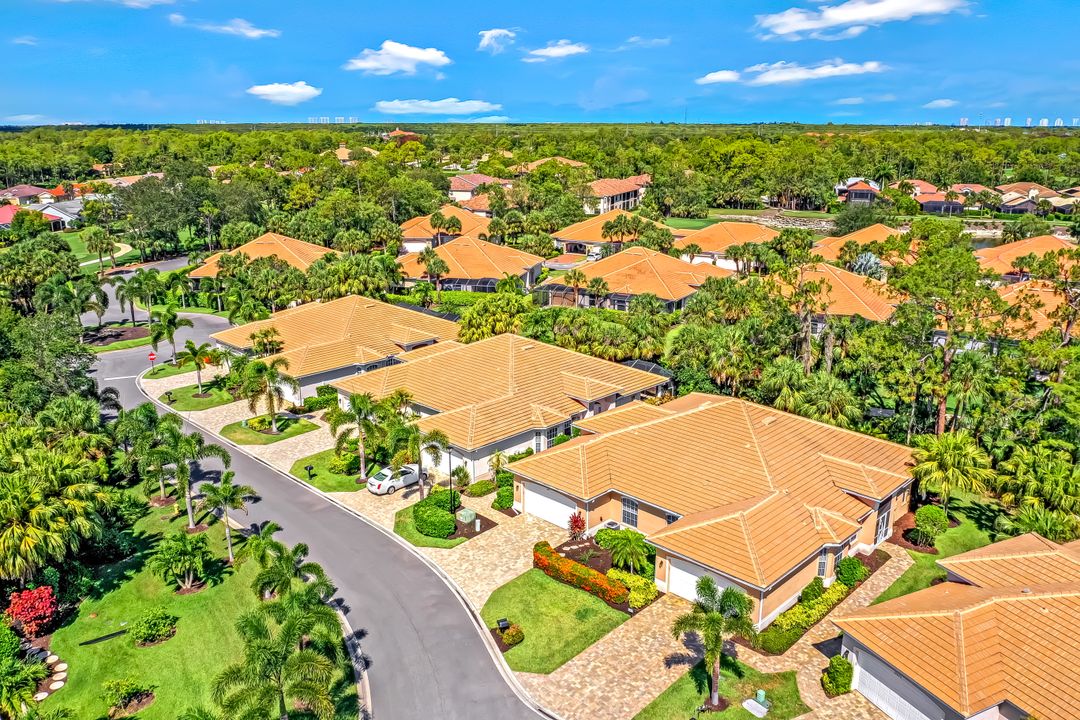 12667 Fox Ridge Dr, Bonita Springs, FL 34135