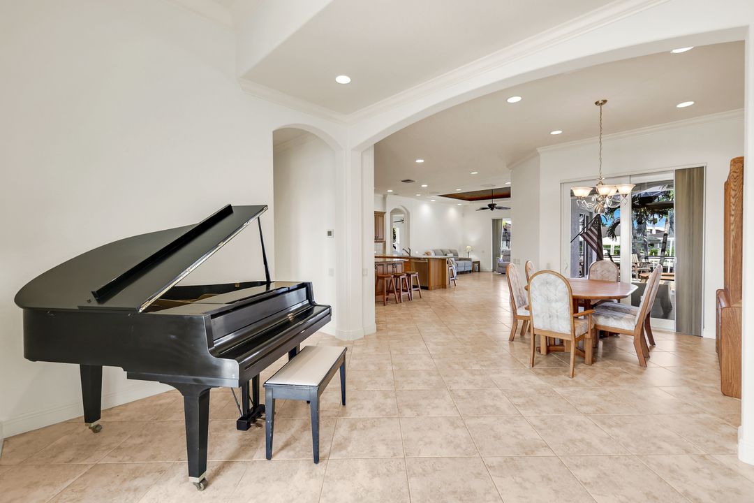 864 Magnolia Ct, Marco Island, FL 34145