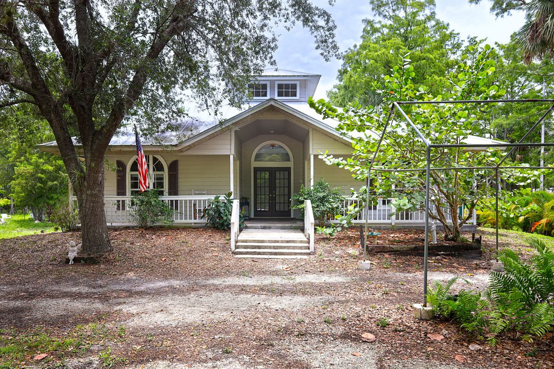 2971 6th St NW, Naples, FL 34120