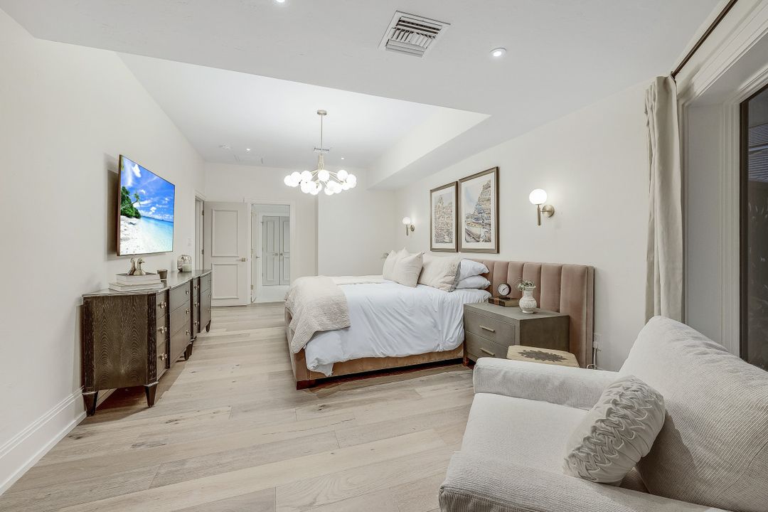 579 Neapolitan Way, Naples, FL 34103