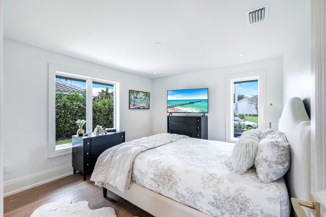 579 Neapolitan Way, Naples, FL 34103