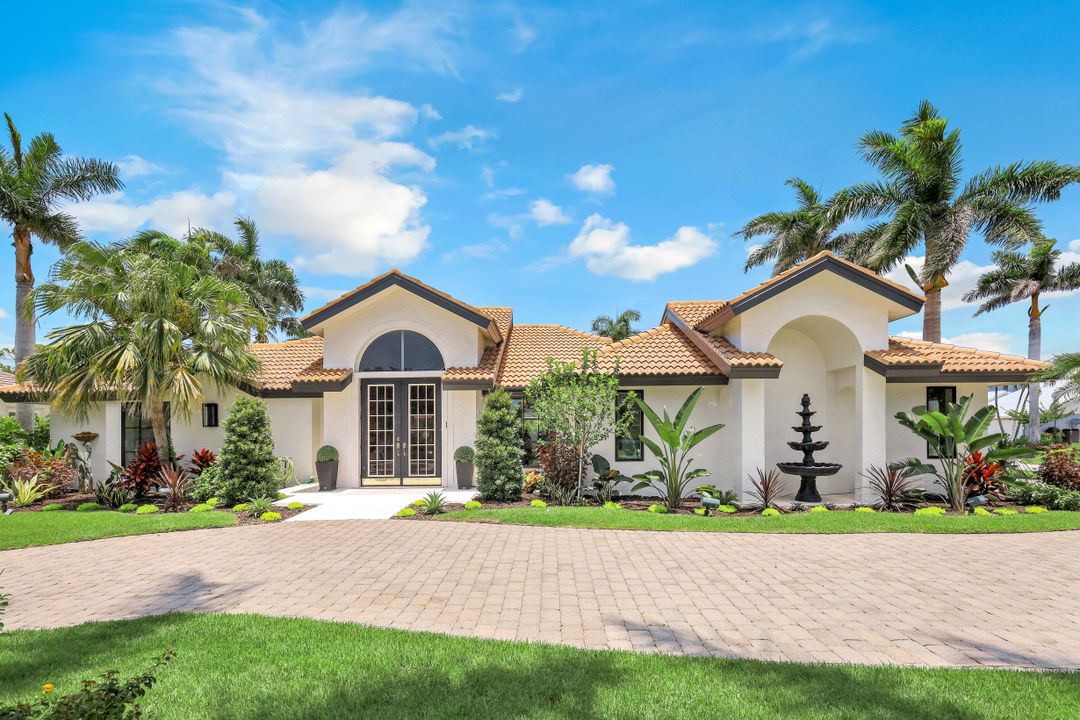 579 Neapolitan Way, Naples, FL 34103