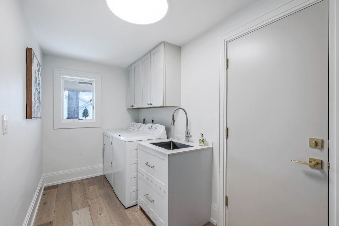 579 Neapolitan Way, Naples, FL 34103