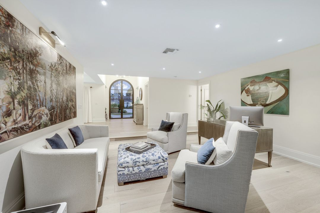 579 Neapolitan Way, Naples, FL 34103