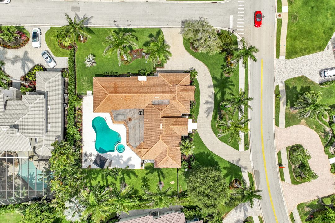 579 Neapolitan Way, Naples, FL 34103