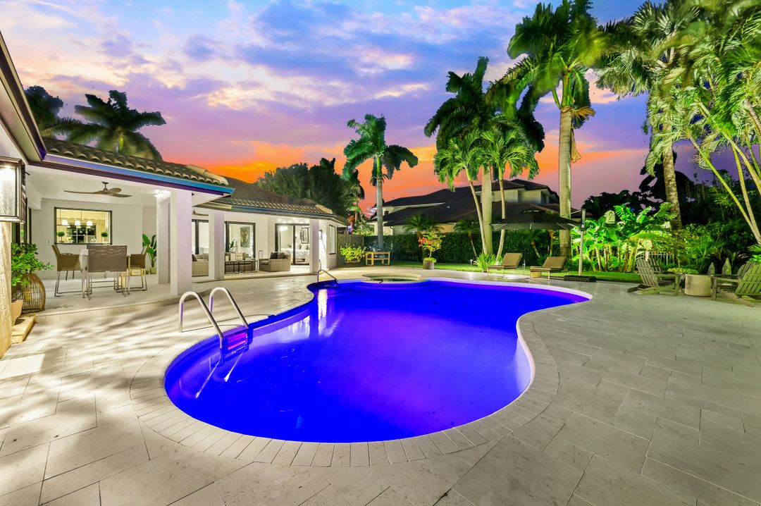 579 Neapolitan Way, Naples, FL 34103