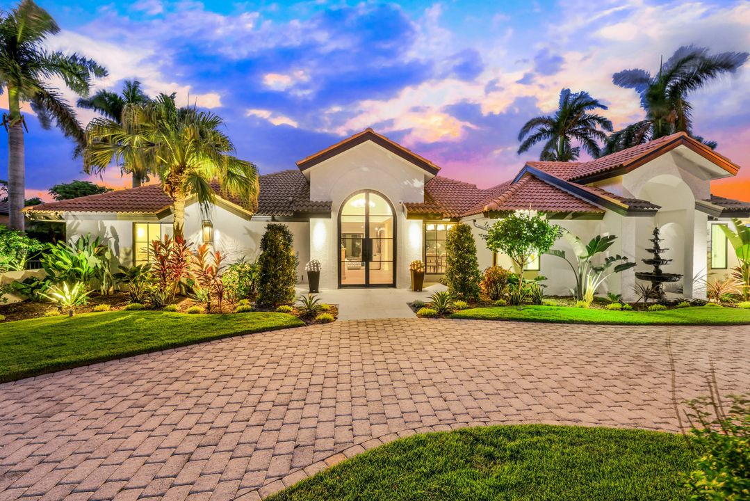 579 Neapolitan Way, Naples, FL 34103