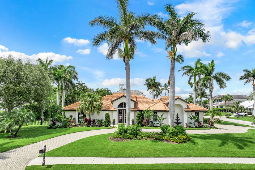 579 Neapolitan Way, Naples, FL 34103