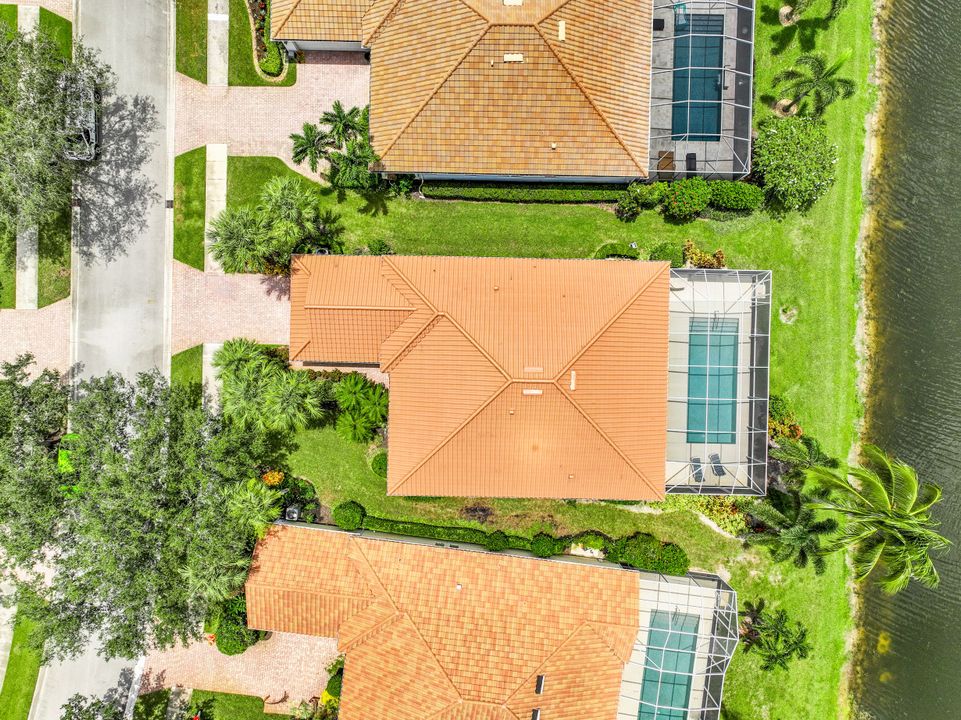 4313 Queen Elizabeth Way, Naples, FL 34119