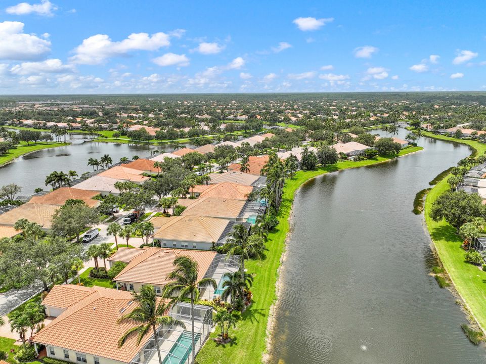 4313 Queen Elizabeth Way, Naples, FL 34119