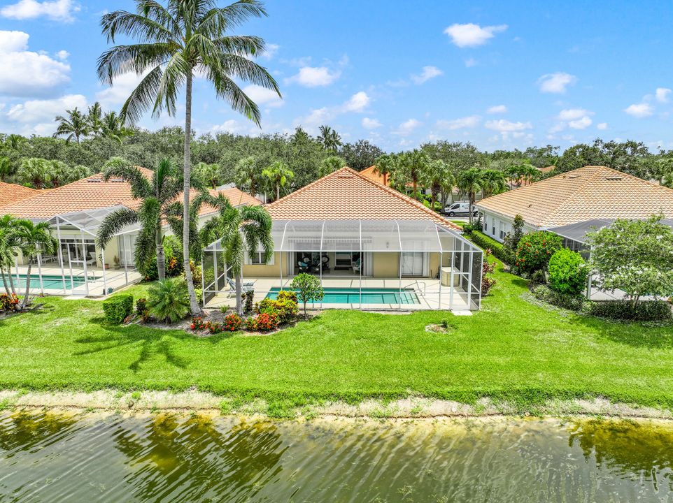 4313 Queen Elizabeth Way, Naples, FL 34119