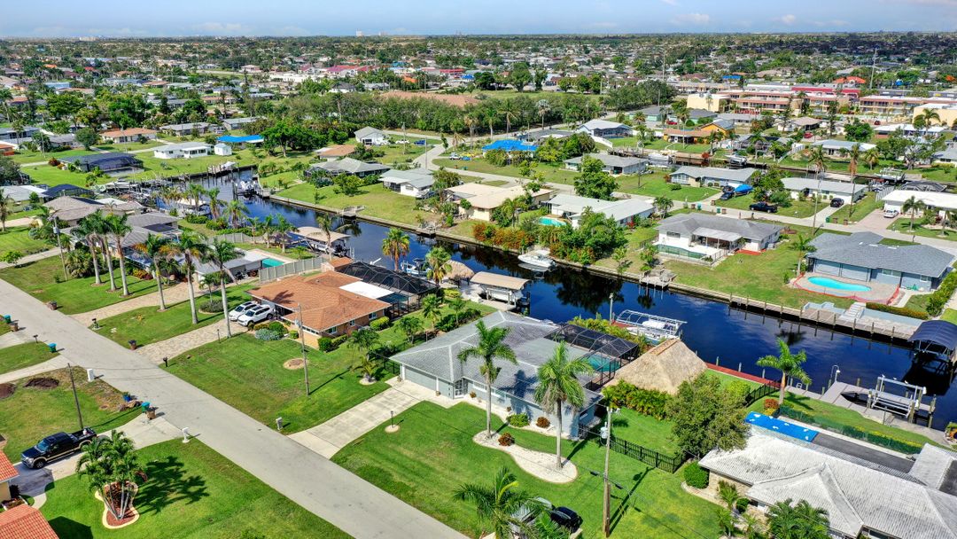 2818 SE 17th Pl, Cape Coral, FL 33904