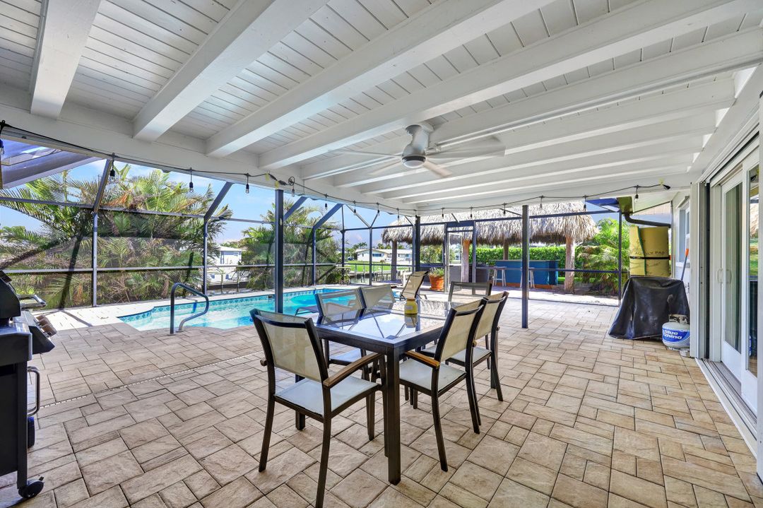 2818 SE 17th Pl, Cape Coral, FL 33904