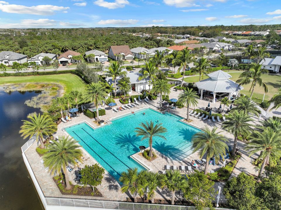 9554 Everglades Dr, Naples, FL 34120