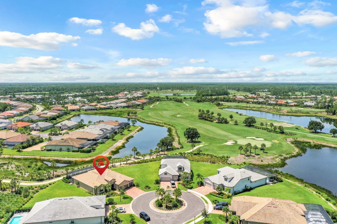 9554 Everglades Dr, Naples, FL 34120