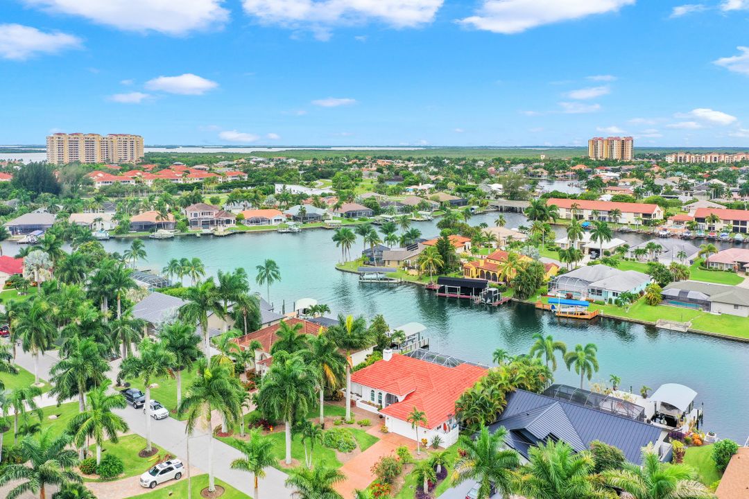 5518 SW 11th Ave, Cape Coral, FL 33914