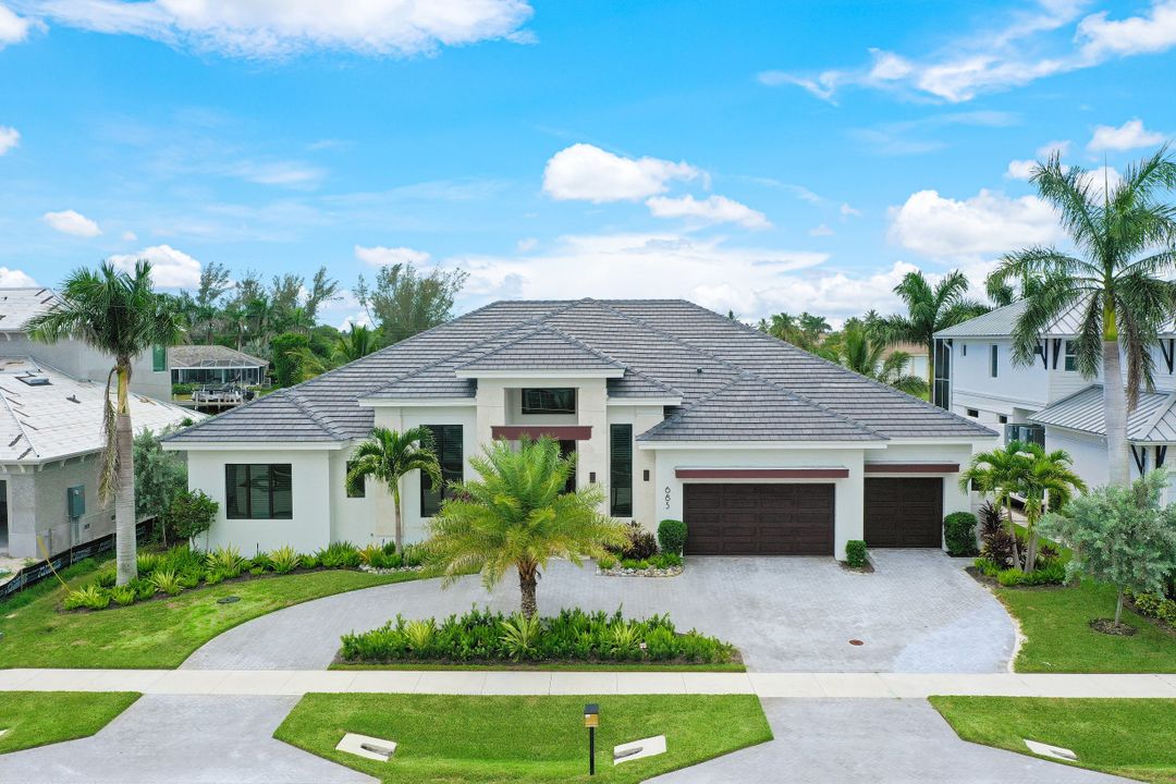 685 Cameo Ct, Marco Island, FL 34145