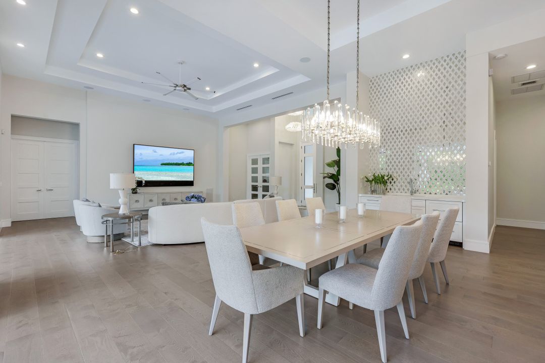 569 Neapolitan Way, Naples, FL 34103