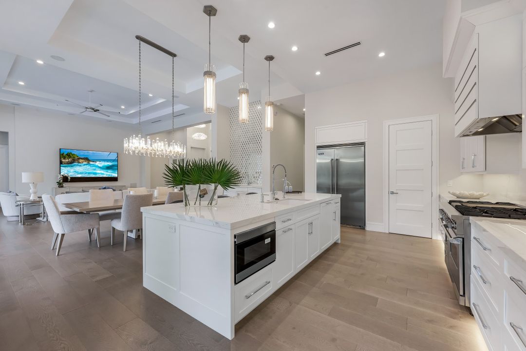 569 Neapolitan Way, Naples, FL 34103