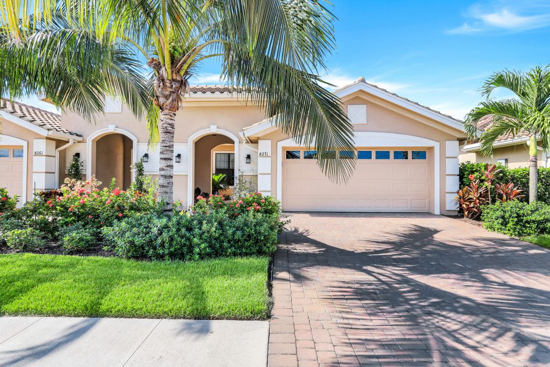 8271 Venetian Pointe Dr, Fort Myers, FL 33908