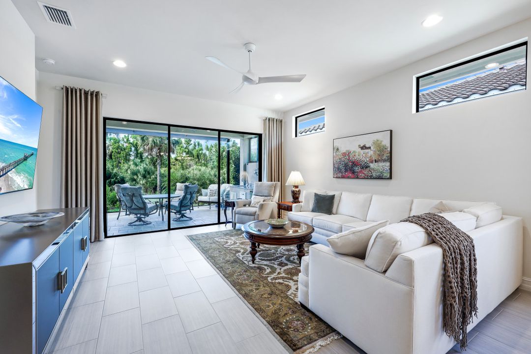 8271 Venetian Pointe Dr, Fort Myers, FL 33908