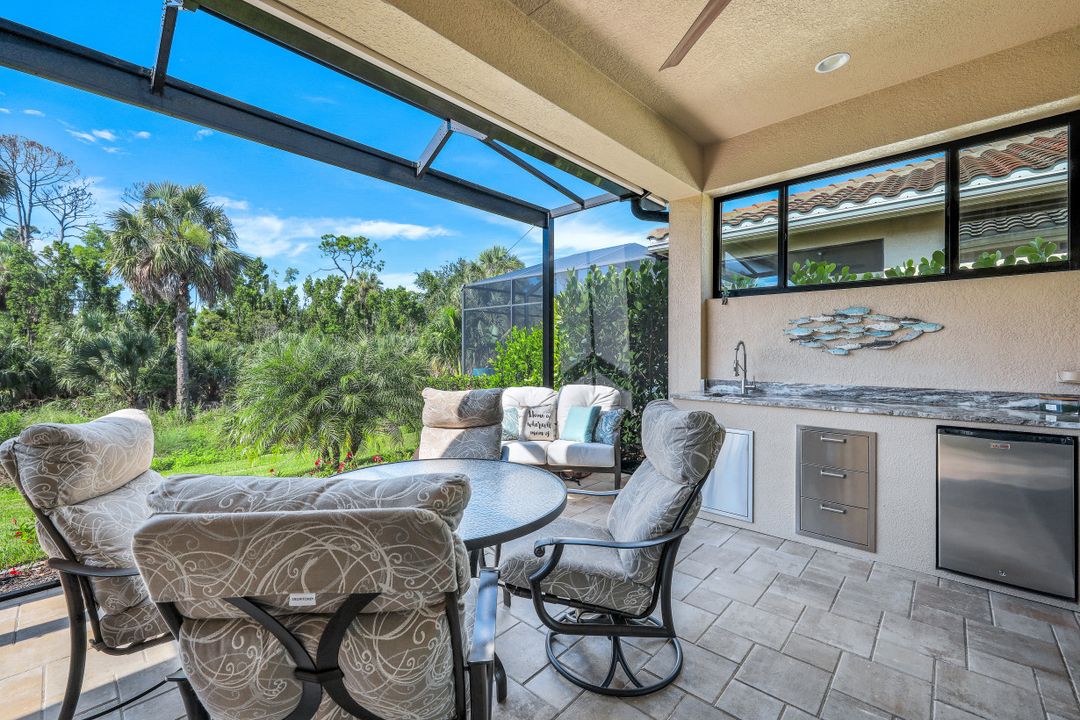 8271 Venetian Pointe Dr, Fort Myers, FL 33908