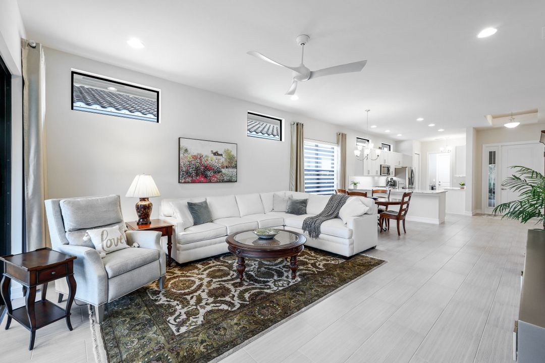 8271 Venetian Pointe Dr, Fort Myers, FL 33908