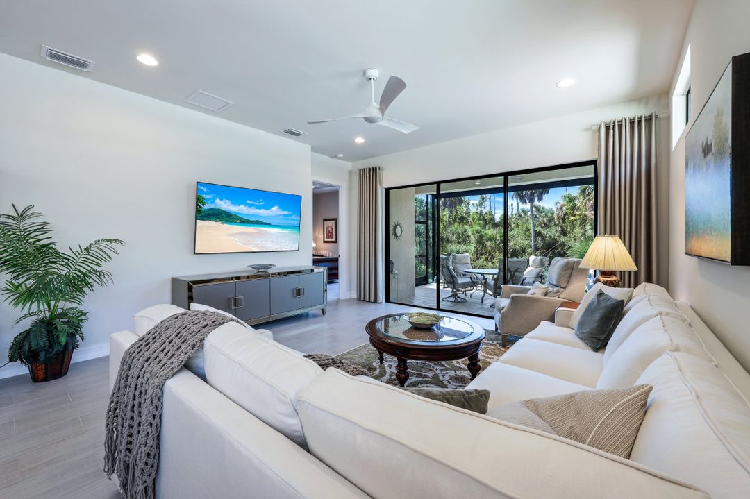 8271 Venetian Pointe Dr, Fort Myers, FL 33908