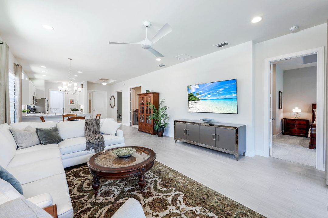 8271 Venetian Pointe Dr, Fort Myers, FL 33908