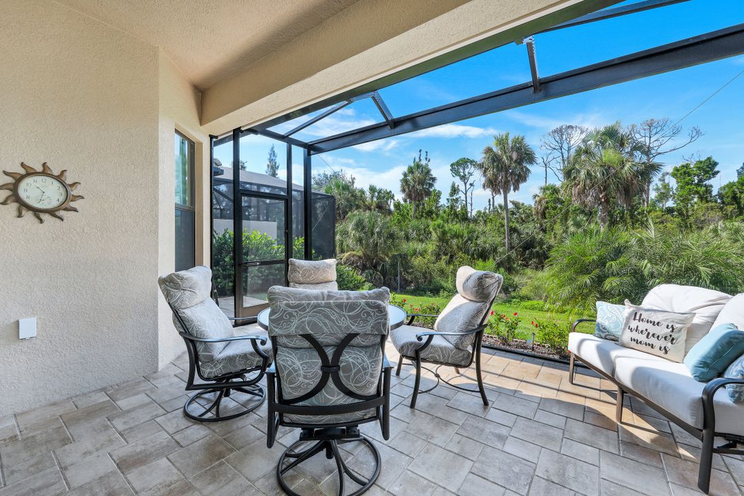 8271 Venetian Pointe Dr, Fort Myers, FL 33908