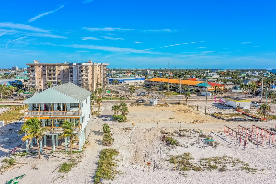 60 Alva Dr, Fort Myers Beach, FL 33931