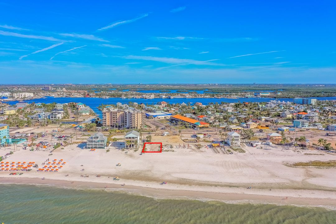 60 Alva Dr, Fort Myers Beach, FL 33931