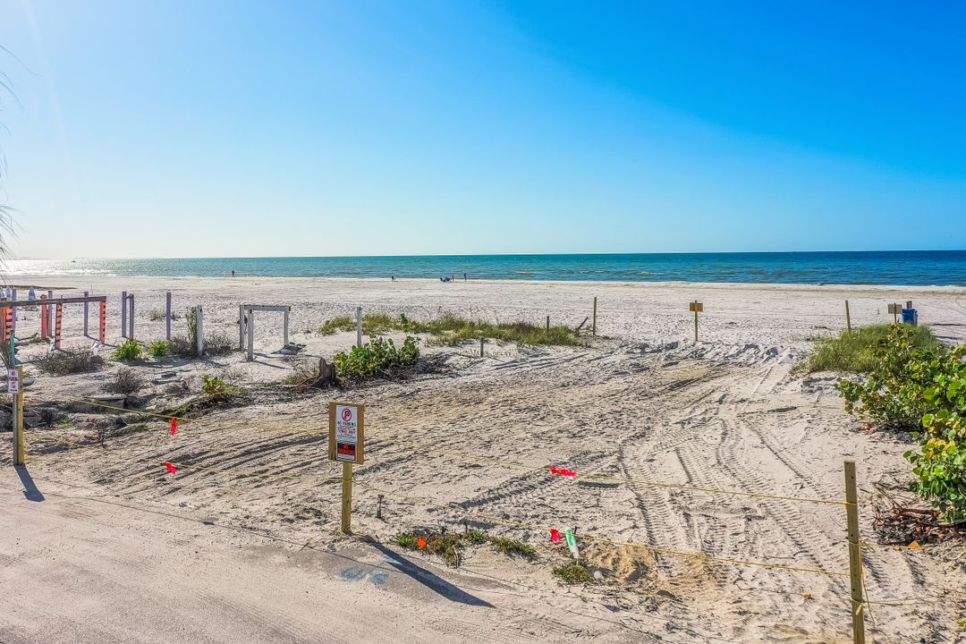 60 Alva Dr, Fort Myers Beach, FL 33931