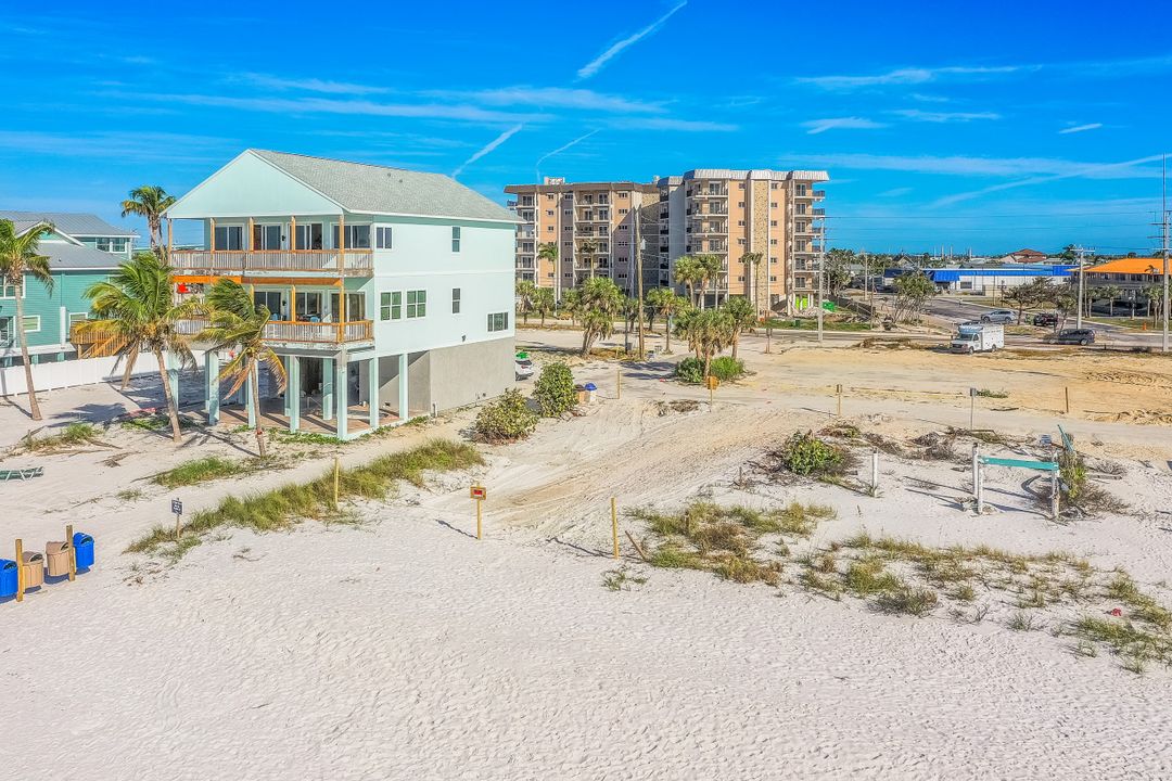 60 Alva Dr, Fort Myers Beach, FL 33931