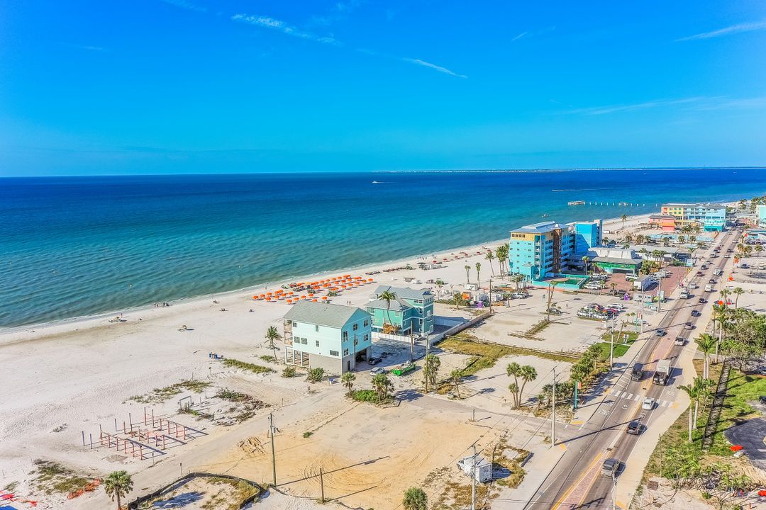 60 Alva Dr, Fort Myers Beach, FL 33931