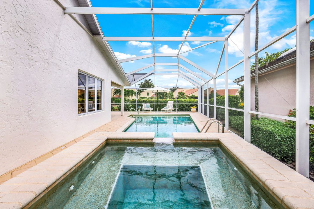 703 Heathery Ln, Naples, FL 34108