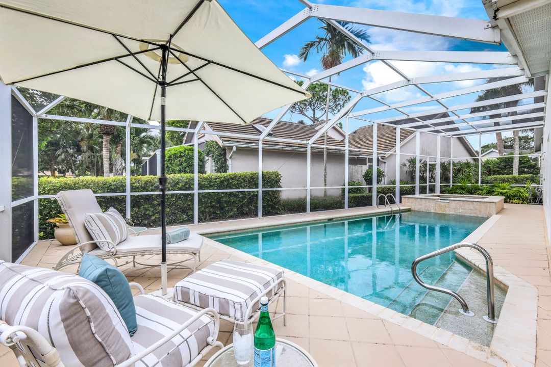 703 Heathery Ln, Naples, FL 34108