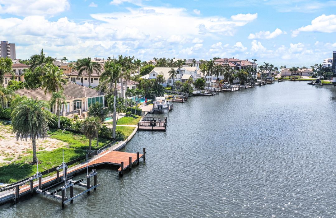 191 Seabreeze Ave, Naples, FL 34108