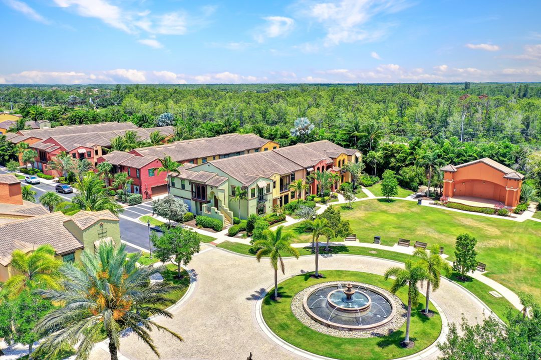 9082 Albion Ln S #6702, Naples, FL 34113