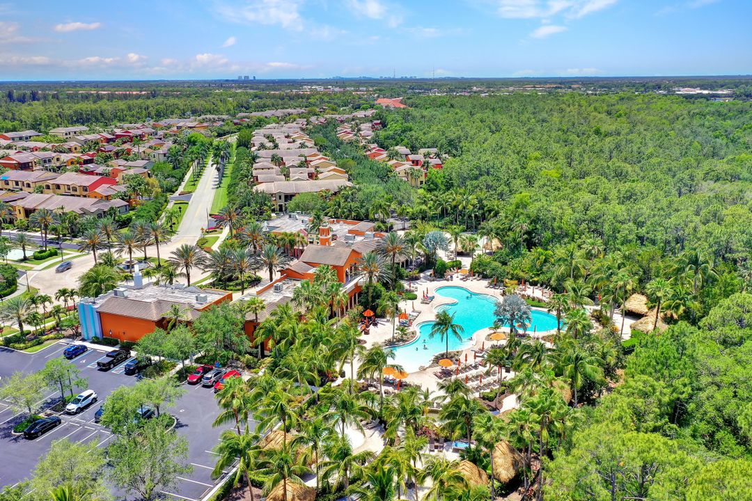 9082 Albion Ln S #6702, Naples, FL 34113