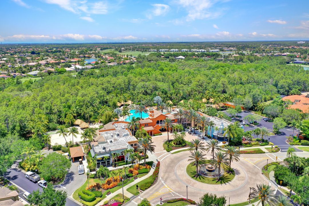 9082 Albion Ln S #6702, Naples, FL 34113