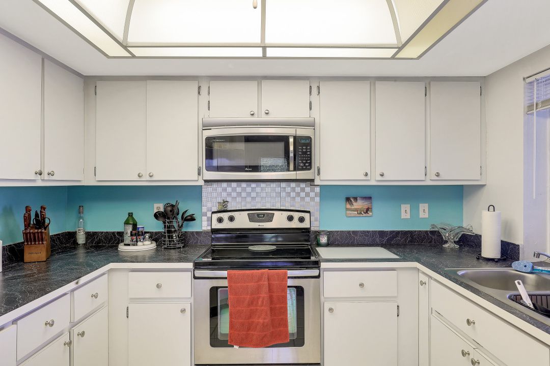 1514 SE 10th Pl, Cape Coral, FL 33990