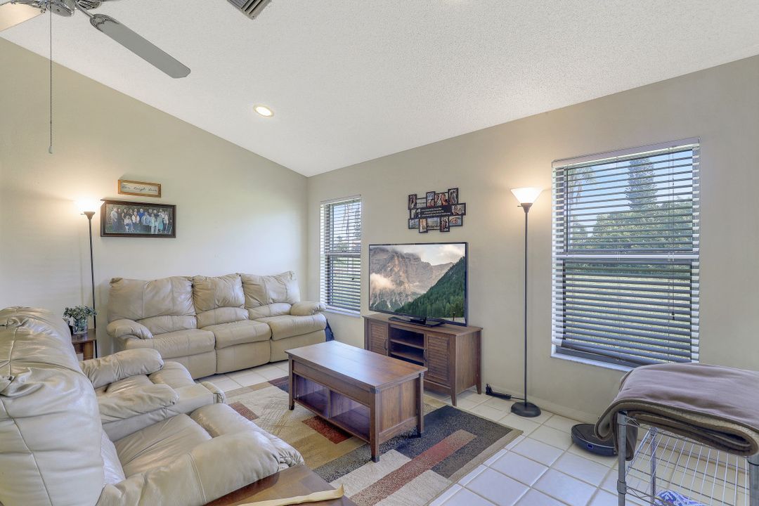 1514 SE 10th Pl, Cape Coral, FL 33990