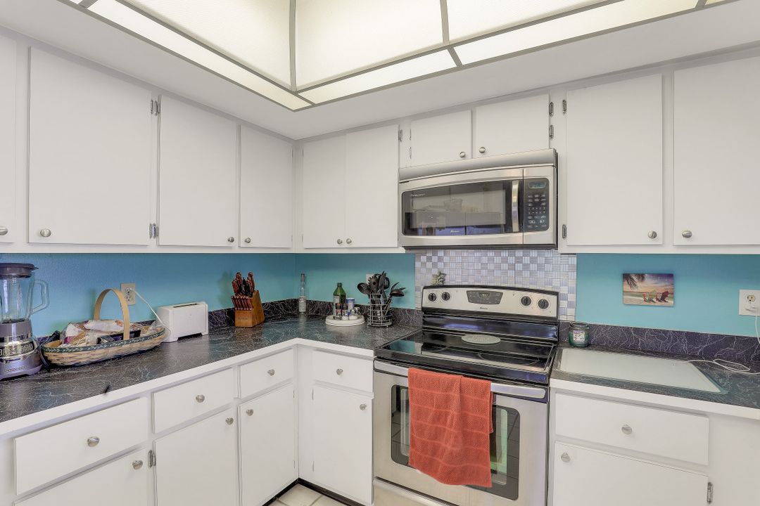 1514 SE 10th Pl, Cape Coral, FL 33990