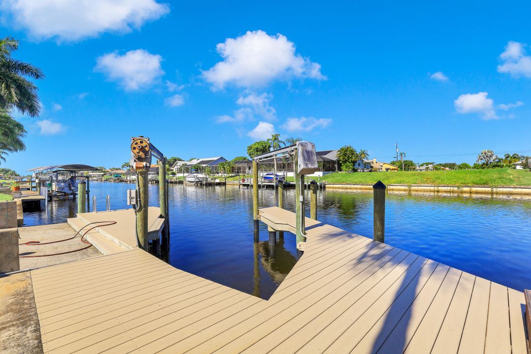 1514 SE 10th Pl, Cape Coral, FL 33990