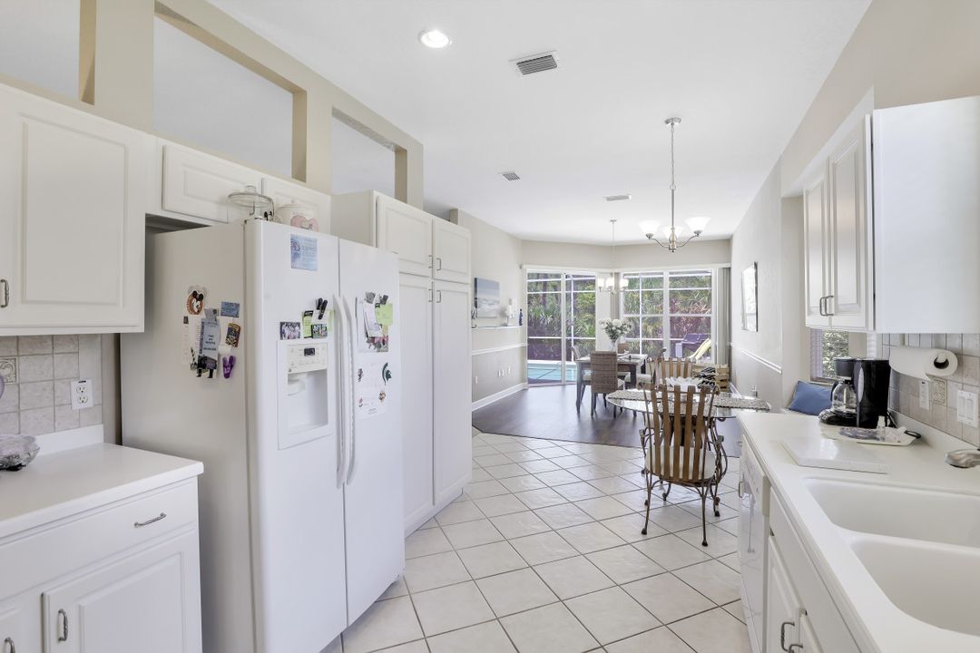 6095 Manchester Pl, Naples, FL 34110