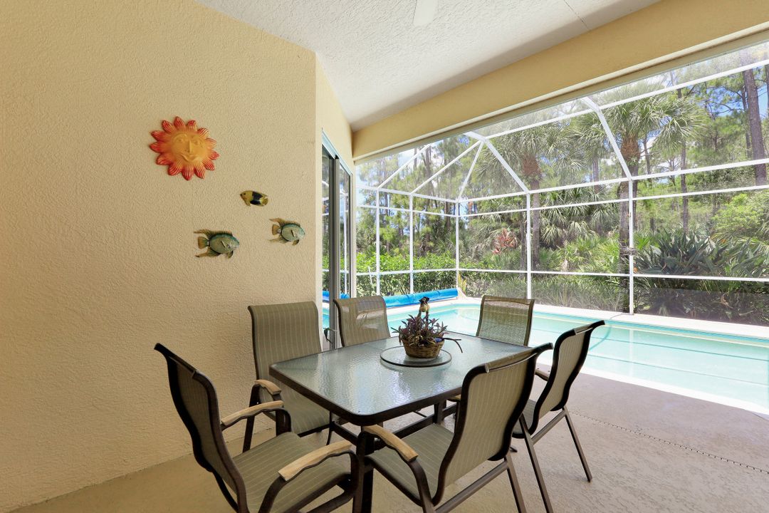 6095 Manchester Pl, Naples, FL 34110