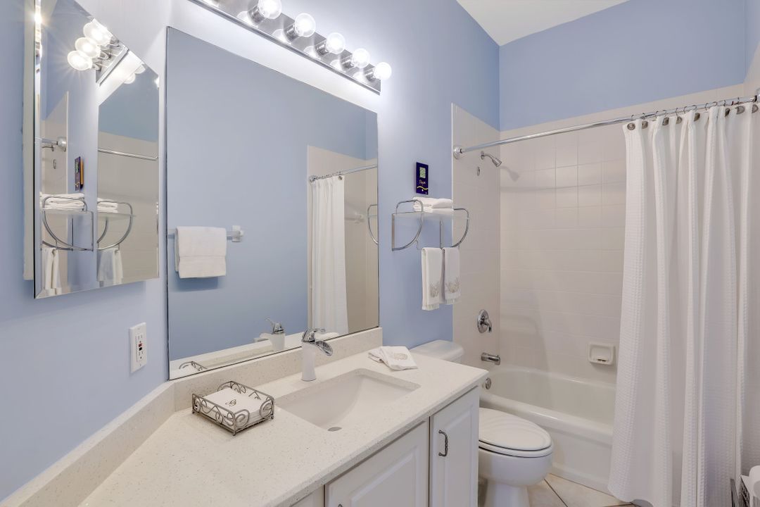 6095 Manchester Pl, Naples, FL 34110