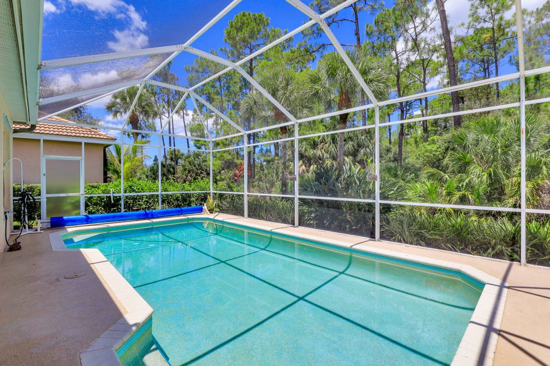 6095 Manchester Pl, Naples, FL 34110