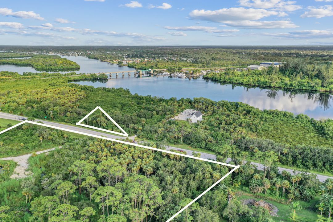 11731 Bayshore Rd, North Fort Myers, FL 33917